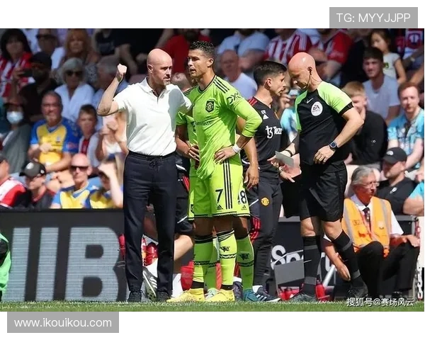 福特进球庆祝意外受伤左肩重摔提前离场伤情待定引发球迷关注赛场风云